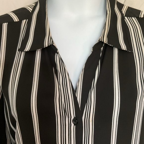 Avenue Blouse.  Black and White Stripe. Size 26/28.  Button front, Long sleeve - Picture 2 of 3